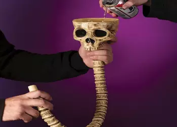 10 аксессуаров, с которыми можно прийти на Halloween-вечеринку