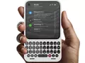 Представлен Clicks Communicator — очередная реинкарнация BlackBerry с физической QWERTY‑клавиатурой и AMOLED-экраном