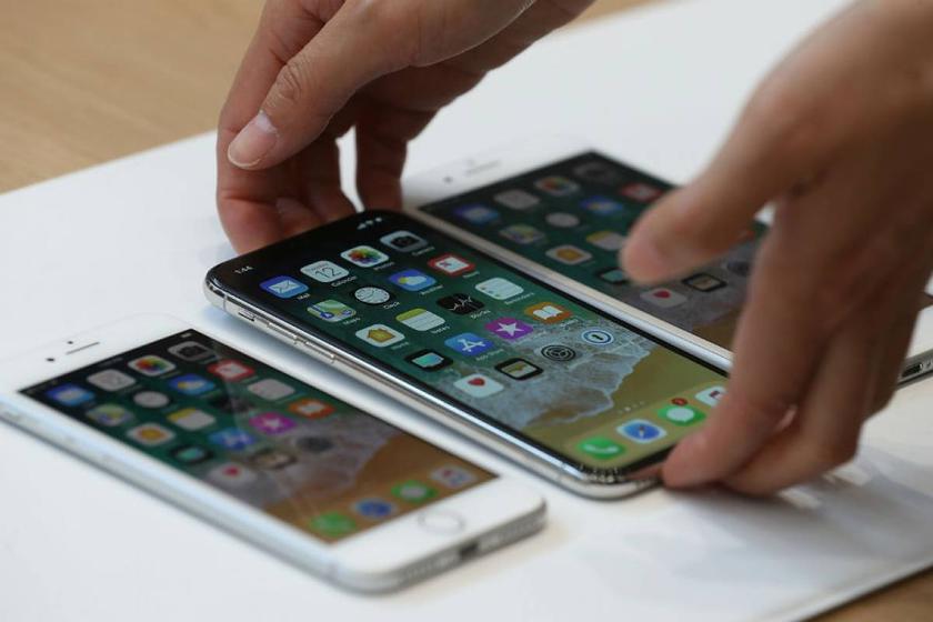Выход iPhone X может задержаться до марта и поправить продажи iPhone 8