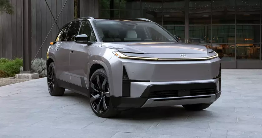 Toyota отложила запуск электрического Highlander на 2027 год или позже