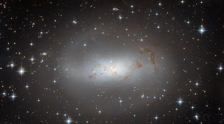 Hubble heeft het onregelmatige sterrenstelsel vlakbij de aarde ESO 174-1 gefotografeerd 
