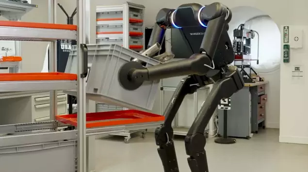 Renault Revolutionizes EV Factory with Humanoid ...