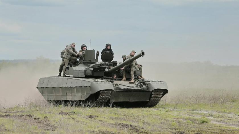 Новейший украинский танк БМ «Оплот» показался на редких фотографиях во время испытаний