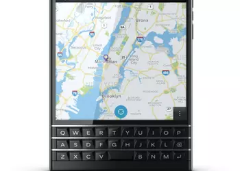 Флагманский смартфон BlackBerry Passport с квадратным экраном и QWERTY-клавиатурой
