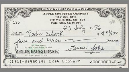 Czek na 4 dolary Steve'a Jobsa sprzedany na aukcji za 46 tys. dolarów