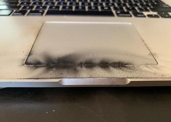 Еще один ноутбук Apple MacBook Pro загорелся и едва не привел к пожару