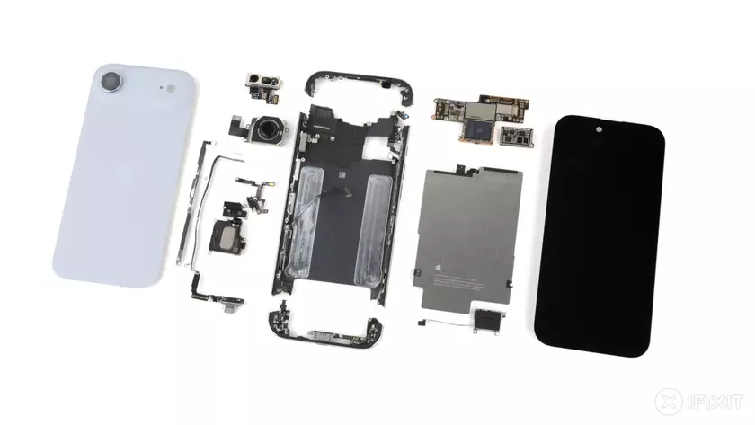 iPhone Air teardown by iFixit