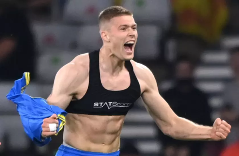 «Лифчик» Артёма Довбика: профессиональный GPS-трекер STATSports серии Apex Athlete за €235