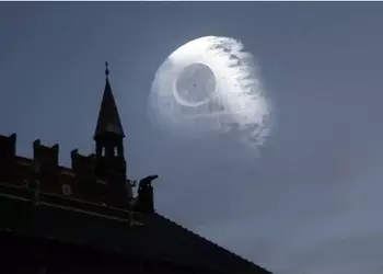 Чай с Бергамотом: Звезда Смерти над Копенгагеном, робот, метающий дротики и современные газеты