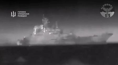 Die Generaldirektion des Nachrichtendienstes der Ukraine zeigt, wie das russische Schiff "Cäsar Kunikow" mit Hilfe von Magura V5-Marinedrohnen zerstört wurde (Video)