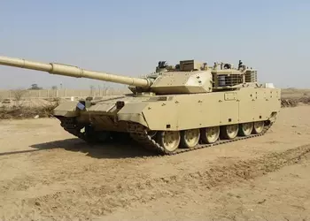 Китайский танк VT-4 сломался во время демонстрации в Чжухае