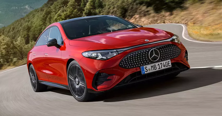 Элегантность и динамика: Mercedes-Benz CLA в Patagonia Red Metallic