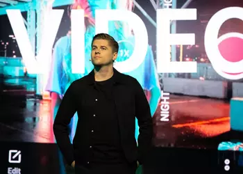 Нильс Стокдейл (OPPO): через 5-10 лет смартфоны со складывающимися экранами достигнут 50% рынка