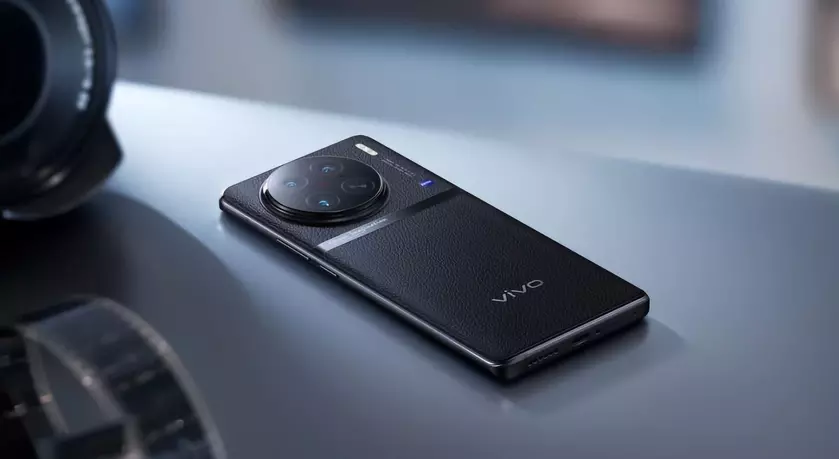 Слух: vivo X100 Pro+ получит кастомный перископический датчик на 200 МП с поддержкой 10-кратного оптического зума