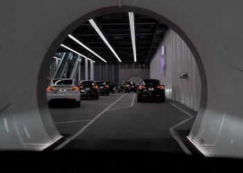 Tesla-Autostaus im Vegas-Loop-Tunnel auf der CES ...