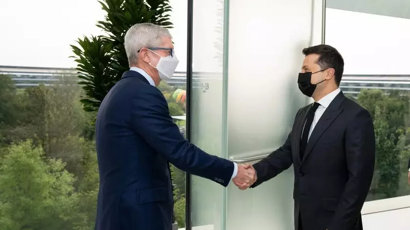 Запуск ЭКГ на Apple Watch и украинский язык для Siri: Владимир Зеленский встретился с СЕО Apple Тимом Куком