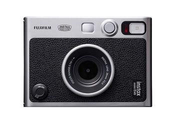 Fujifilm анонсировала гибридную пленочно-цифровую камеру Instax Mini Evo за $199,95