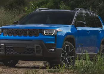 Jeep Cherokee возвращается: новое поколение с гибридом