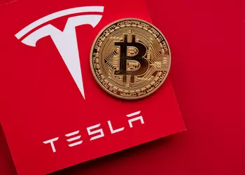 Tesla потеряла более $500 000 000 на инвестициях в Bitcoin