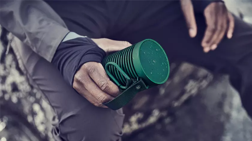 Bang & Olufsen Beosound Explore: портативная Bluetooth-колонка с карабином, защитой IP67 и автономностью до 27 часов за 199 евро