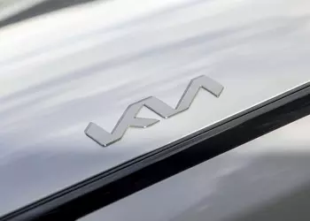 Киа Стоник (Kia Stonic): старый добрый B-SUV в июле 2026-го