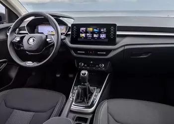 Одна модель автомобиля все еще очень популярна с механической трансмиссией