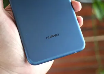 Four Huawei smartphones with full-screen design appeared in TENAA