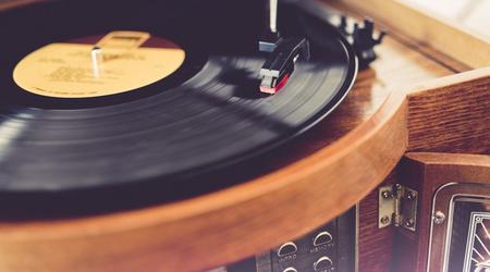 Vinyl records beat CDs in sales for the first time since 1987