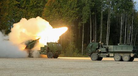 Estland kjøper, sammen med M142 HIMARS, ATACMS ballistiske missiler i den nyeste versjonen M57 med en rekkevidde på opptil 300 kilometer.