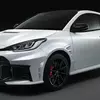 Синий Toyota GR Yaris с аэродинамическими доработками