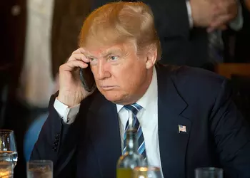 В США государственным структурам запретили пользоваться продукцией Huawei и ZTE