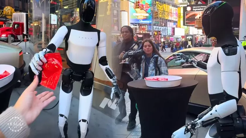 Delve into the Future: Tesla's Optimus Robot and Its Incredible Potential