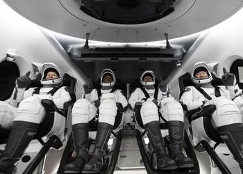 NASA и компания Илона Маска SpaceX запустили первый регулярный рейс к МКС на корабле Crew Dragon