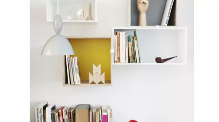 Conical portable column JBL Spark with the possibility of suspension