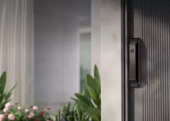 Huawei представила умный замок Smart Door Lock 2, который распознаёт ладони владельцев