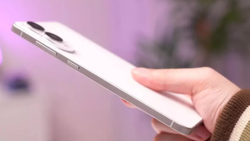 Samsung делает ставку на тонкие гаджеты: Galaxy S26 Edge может стать флагманом следующей линейки вместо S26+