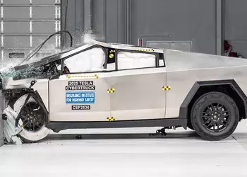 Испытания IIHS: Tesla Cybertruck хорошо защищает пассажиров, но фары нуждаются в улучшении