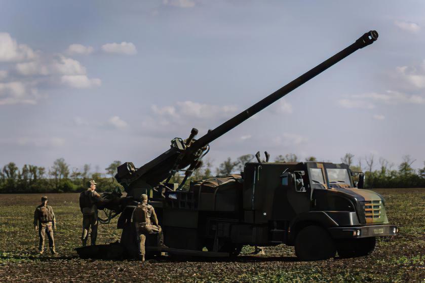 Der Oberbefehlshaber der Streitkräfte der Ukraine Valery Zaluzhny zeigte französische selbstfahrende Waffen CAESAR