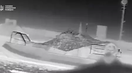 Magura V5 strike marine drone destroys enemy speedboat at night (video)