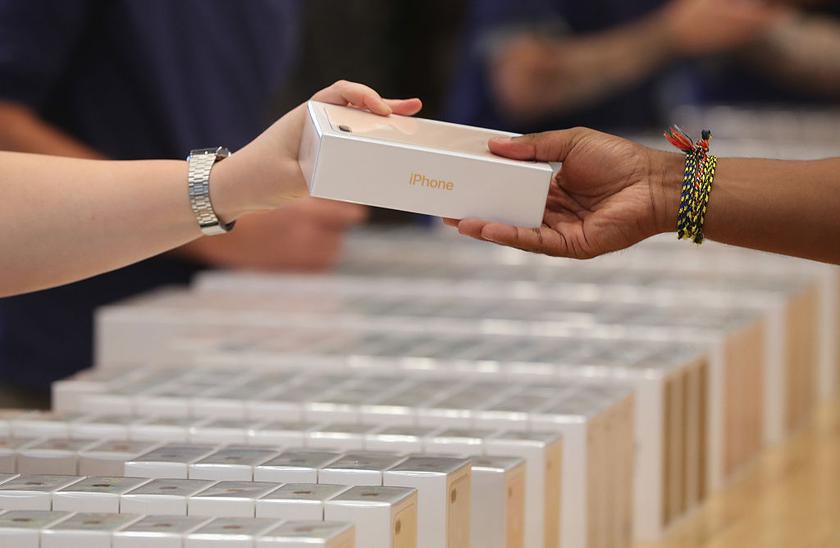 Apple удовлетворит спрос на iPhone X лишь в следующем году - считают аналитики