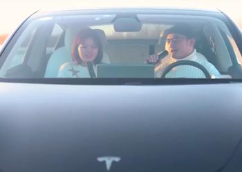 TeslaMic: микрофон для караоке в автомобиле, который сразу стал хитом продаж