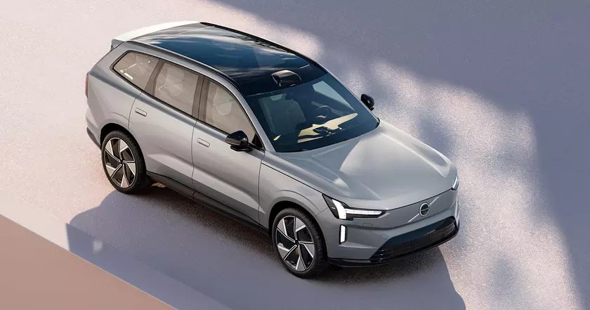 Volvo EX90: Первый взгляд на будущее в инновациях
