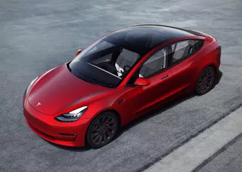 Tesla представила обновлённую Model 3: тепловой насос, увеличенный запас хода и улучшенная динамика