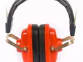 files/u1/2011/07/headphones.jpg