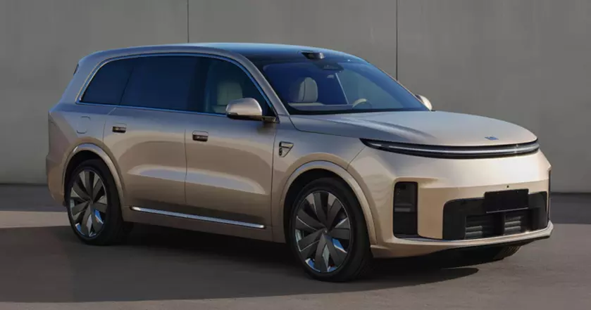 Новый Li Auto L9 Livis получил батарею 72,7 кВт·ч и запас хода до 340 км на электротяге