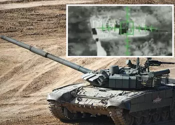 Украинский дрон-бомбардировщик забросал гранатами российский модернизированный танк Т-80БВМ