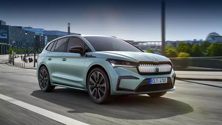 Skoda Enyaq iV: конкурент Tesla Model Y с запасом хода до 510 км, разгоном 6.2 сек до 100 км/ч, 13-дюймовым дисплеем и ценником от 40 000 евро