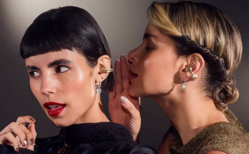 Motorola и Swarovski объединяют стиль и звук: новые открытые наушники с технологией Bose