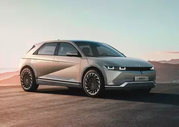Hyundai IONIQ 5: электрический кроссовер с запасом хода до 480 км, разгоном до сотни за 5.2 секунды, реверсивной зарядкой и ценником от 41 900 евро