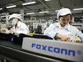 post_big/100642777-foxconn-worker-assembly-line-gettyp_iDDbMLB.jpg
